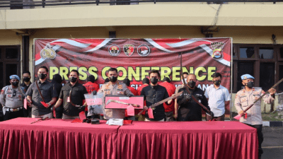 parah bentrok antar geng