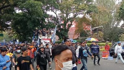 Pesan Menyentuh Robert Usai Mundur dari Persib, Umuh Muchtar Kasih Bocoran Ini