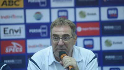 Transfermarkt, Robert Menukangi 86 Pertandingan, 43 Menang, 19 Kalah, 25 Seri