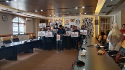 Desak Pemerintah Batalkan Kenaikan Harga BBM, Fraksi PKS Jabar Lakukan Ini