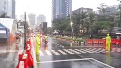 Satpol PP Tanahabang Bereaksi Seperti Ini Ketika Hujan Turun