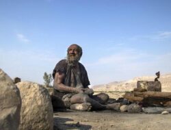 Pria Terkotor di Dunia Meninggal Setelah Mandi