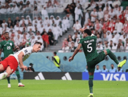 Kalah 0-2 dari Polandia, Arab Saudi Terjungkal dari Puncak Klasemen Grup C