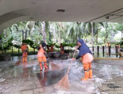 Lurah Gelora Kerahkan ASN untuk Bersih-bersih Fasum dan Fasos