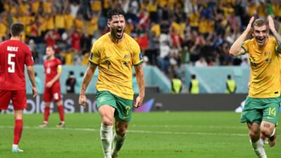 Perebutan Tiket 16 Besar