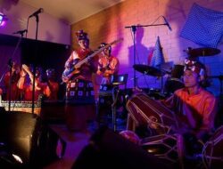 Seratus Persen, Persiapkan Mini Konser, Diawali Rilis Klip Kampus Biru