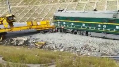 Proses Evakuasi Kereta Teknis