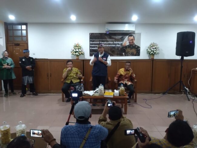 Ekonomi Kerakyatan Baru Slogan