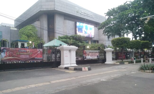 Penggeledahan Gedung DPRD