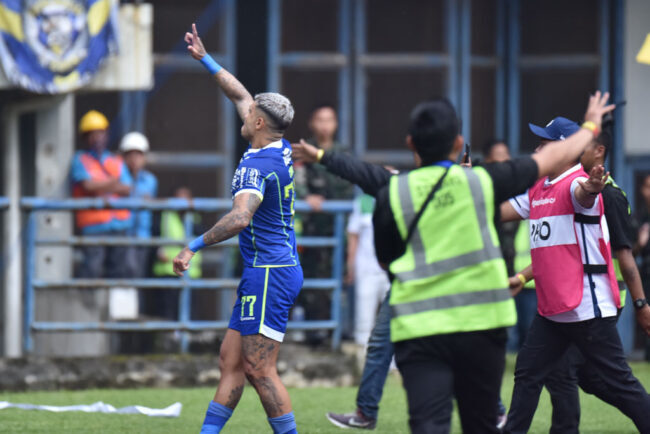 Ada tiga lawan tangguh