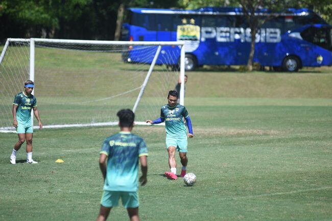 Pola Serangan Persib