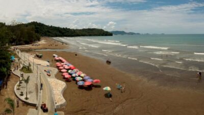 Pantai Aie Manih