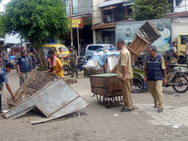 PKL Parkiran Pasar Kutoarjo