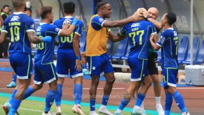 Kemenangan Persib atas PSS