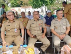 Di acara bagi-bagi Kangkung, Walikota Jakpus Blak-blakan Bilang Warga Kesulitan Air