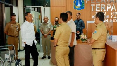 Pj Gubernur Heru Tinjau Taman Berantakan dan PTSP Sawahbesar