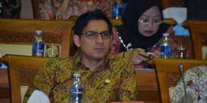 Lucky Hakim Kembali ke Habitat