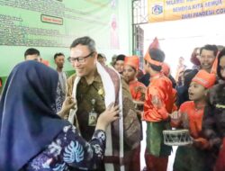 Usai Buka Pentas PAI, Dhany Sukma Dihadiahi Kue Ultah Oleh Anak Buahnya