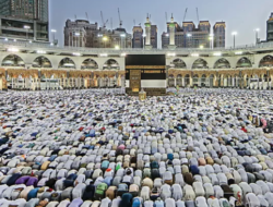 Raja Arab Saudi Memberikan Hadiah Perjalanan Haji Gratis Kepada 1000 Warga Palestina