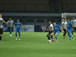 Persib Kalahkan Dewa United 2-1 pada Laga Ujitanding Pra Musim Jelang Liga 1