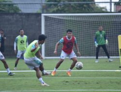 Persib Lakukan Pemusatan Latihan Hari Kedua di Yogyakarta, Hujan Turun