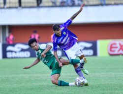 Duo Spanyol Latihan Perdana di Stadion Persib, Jersey Tyronne Nomor 10