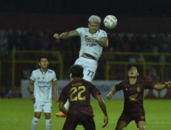 Persib Luluh-lantak Dihajar PSM, Kalah 2-4 Masuk Zona Degradasi