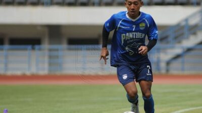 Baru Melepas Robi Darwis, Beckham Starthing Eleven Masih Disimpan Persib