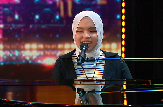Penyanyi Putri Ariani