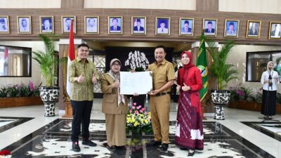 Barnas Adjidin lanjutkan