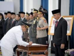 Lantik Enam Penjabat Kepala Daerah, Bey Berpesan Pemilu 2024 Harus Kondusif