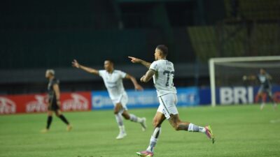 Persib Tembus 5 Besar