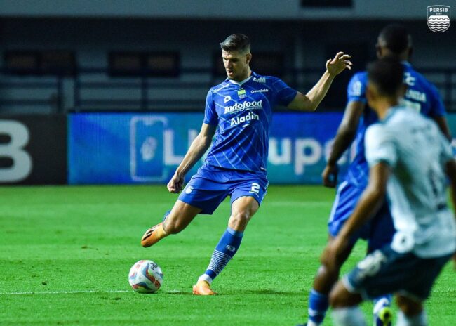 Persib Pesta Gol 5-0