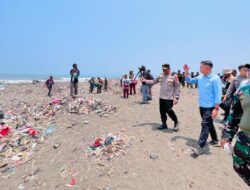 Bey Harap Bupati dan Wali Kota Bisa Kurangi 30 Persen Sampah