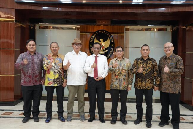 Pusat Studi Pers