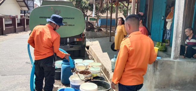 Distribusikan Air Bersih