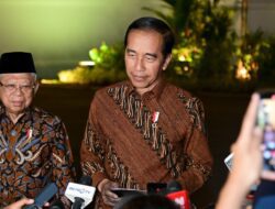 Hari Batik Nasional, Pj Gubernur Jabar Turut Eksis di Gelaran Istana Berbatik