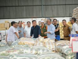 Bey : Stok Beras di Gudang Bulog Jabar Aman