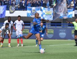 Saling Balas Gol, Persib Kontra Arema Imbang 2-2