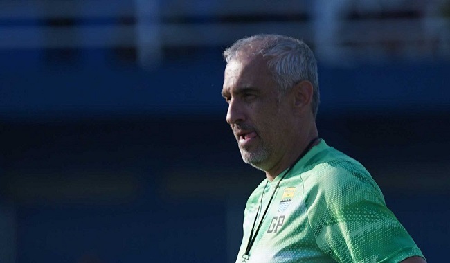 Tajamnya Lini Serang Persib