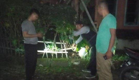 Terbungkus Kresek Hitam