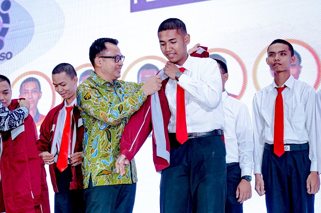 SMK Mitra Industri MM2100