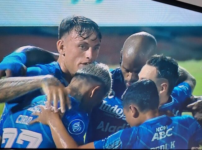 sentil kepemimpinan wasit