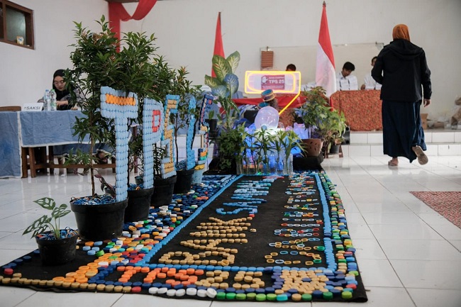 aksesoris daur ulang sampah