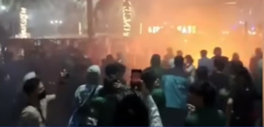 Mahasiswa Bakar Flare