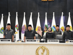 Ineu Menanggapi Jawaban Gubernur atas Pandangan Umum Fraksi-Fraksi Seperti Ini