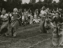 Percaya Nggak! Balap Karung Ternyata Pernah Dilombakan di Olimpiade St Louis 1904