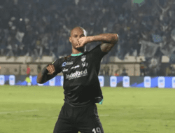 Cedera David da Silva Belum Sembuh, Tak Akan Merumput di Laga Kontra PSM