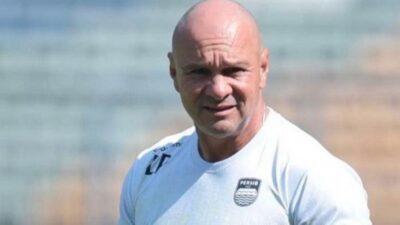 Gagal Raih Tiga Poin, Persib Memberikan Sinyal Akan Merotasi Kiper