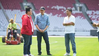 Erick Thohir Cek Kondisi Rumput SUGBK Jelang Laga Indonesia Vs Australia